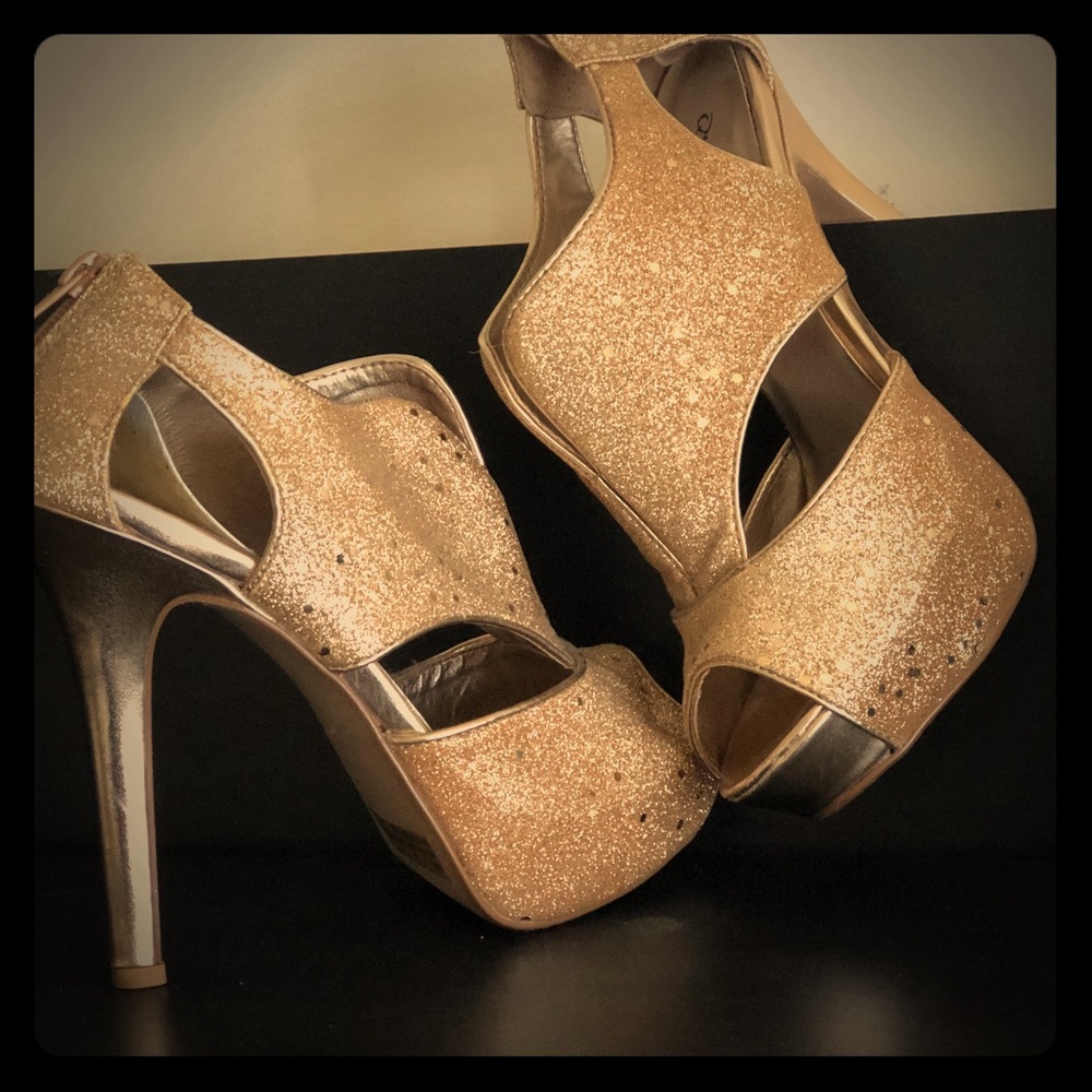 Gold Metallic Platform heels